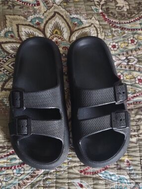 Cloud Slides Sandals Slippers, Black, Euro Size 39-40, US 8-9